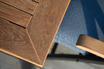 Hillerstorp Nydala utebord 150-200 - Svart/Teak - Hagemøbler - Hagebord - Spisebord ute