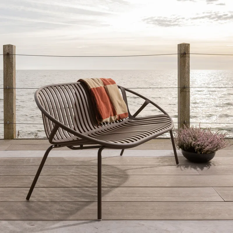 Benk Bruce 134 cm utendørs - Lilla/Brun - Hagemøbler - Utesofa - Benker