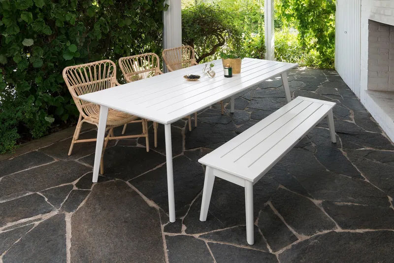 Hillerstorp Stoltö benk utendørs 185 cm hvit - Hillerstorp - Hagemøbler - Utesofa - Benker