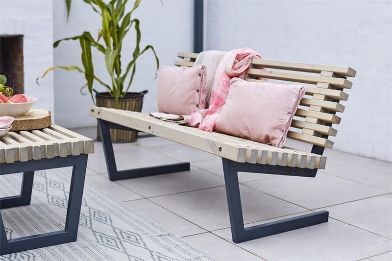 Miljana Sofa - Tre/Svart - Hagemøbler - Utesofa - Benker