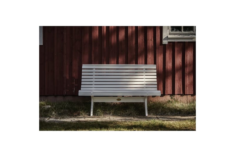 Hillerstorp Lund utesofa hvit - Hvit - Hagemøbler - Utesofa - Hagebenk & hagesofa