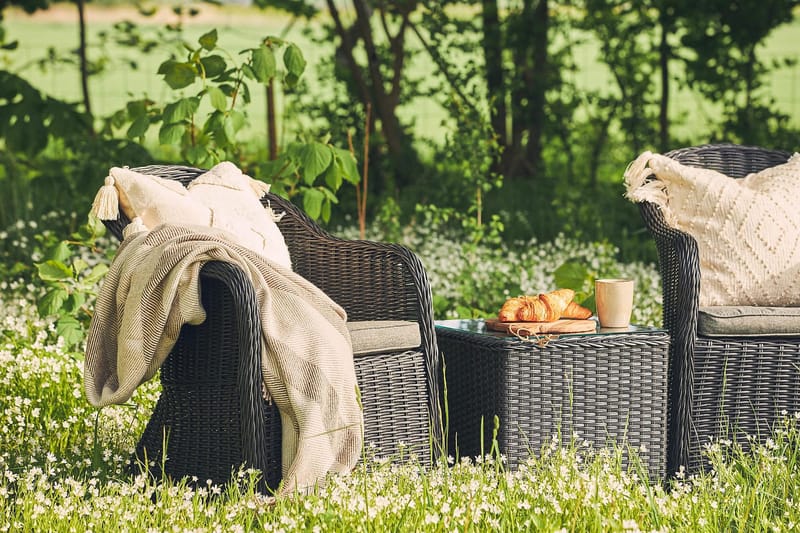 Marcus Light utelenestol med pute – loungestol i kunstrotting til utemøbler - Svart - Hagemøbler - Stoler & Lenestoler - Utelenestoler