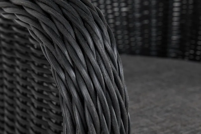 Marcus Light utelenestol med pute – loungestol i kunstrotting til utemøbler - Svart - Hagemøbler - Stoler & Lenestoler - Utelenestoler