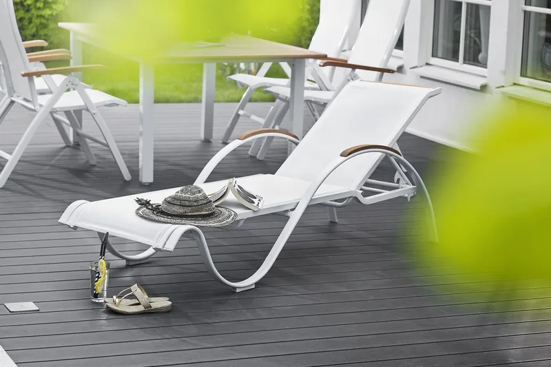 Nydala Solseng - Hvit/Teak - Hagemøbler - Stoler & Lenestoler - Solseng & solvogner