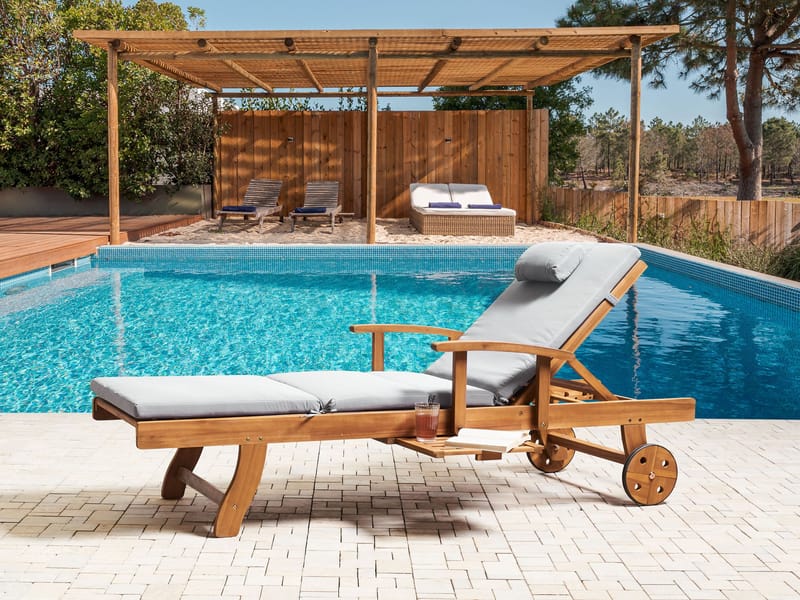 Solseng utendørs med pute Java Premium akasietre - Brun/lysegrå - Hagemøbler - Stoler & Lenestoler - Solseng & solvogner