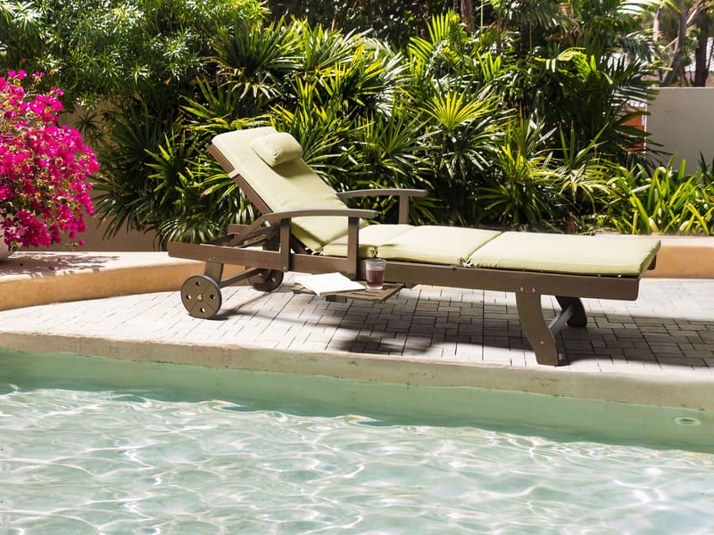 Solseng utendørs med pute Amantea Premium II akasietre - Brun/Grønn - Hagemøbler - Stoler & Lenestoler - Solseng & solvogner