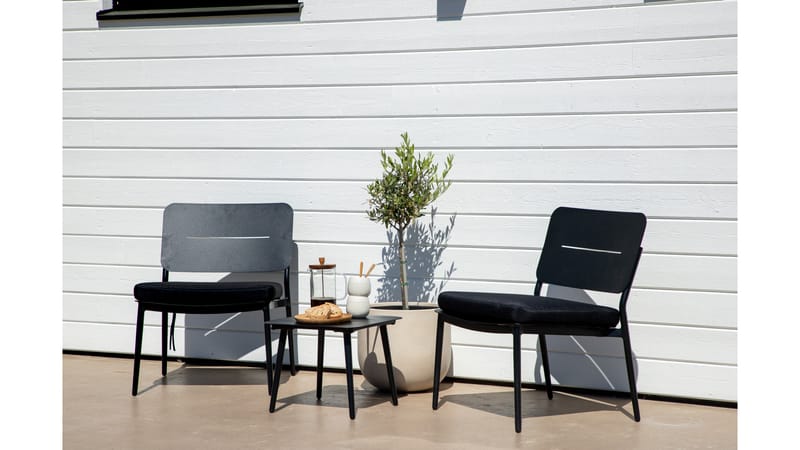 Lina Cafésett + 2 Loungestoler med Puter - Svart - Hage - Utemiljø - Veranda & terrasse - Verandamøbler