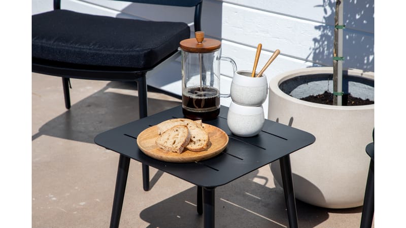 Lina Cafésett + 2 Loungestoler med Puter - Svart - Hage - Utemiljø - Veranda & terrasse - Verandamøbler