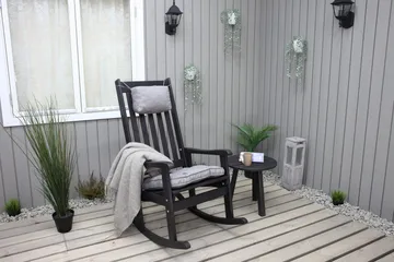 Ellabell Gyngestol - Kaffesvart - Hagemøbler - Stoler & Lenestoler - Gyngestol utendørs