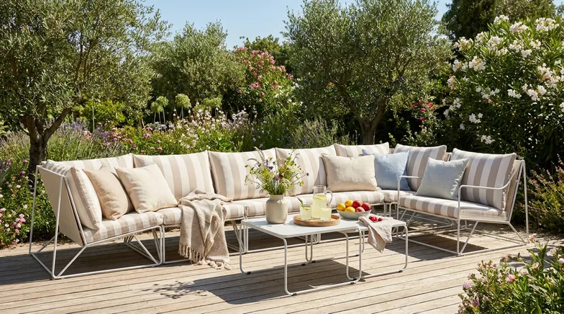 Usteryd utendørs rett 6-seters sofa med lenestol - Beige/Stripet - Hagemøbler - Loungemøbler - Sofagruppe utendørs