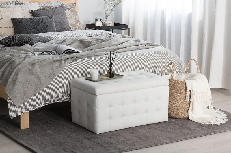 Michigan Pu-Lærtekasse |42|72|40 Cm - Grå - Møbler - Stoler & lenestoler - Krakk - Fotskammel - Chesterfield fotskammel