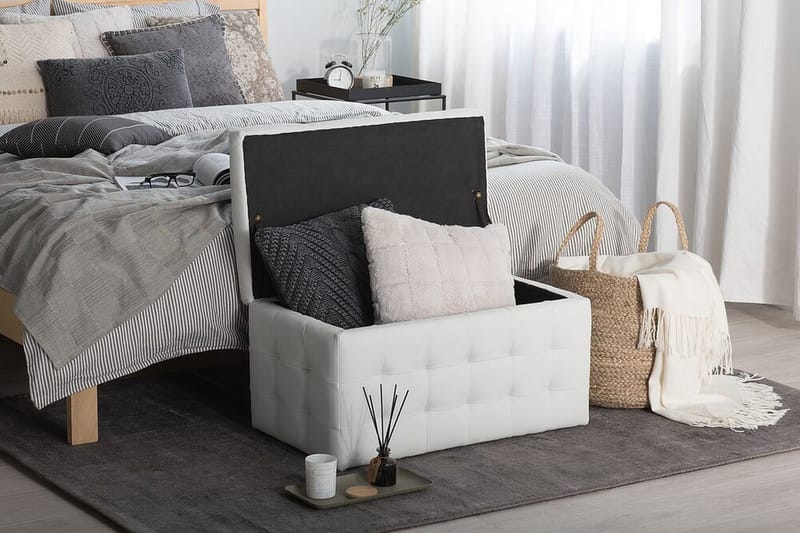 Michigan Pu-Lærtekasse |42|72|40 Cm - Grå - Møbler - Stoler & lenestoler - Krakk - Fotskammel - Chesterfield fotskammel