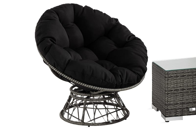 Cozy Caféset + 2 Cozy Lenestoler - Grå/Kunstrotting - Hagemøbler - Hagegruppe - Cafesett