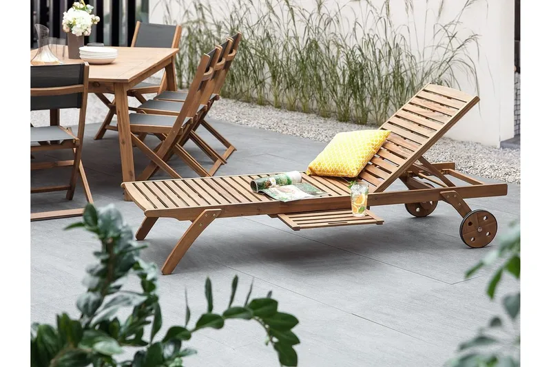 Cesana Spisegruppe Med 8 Stoler + Solstol 2 stk - Tre / Natur - Hagemøbler - Hagegruppe - Spisegrupper hage