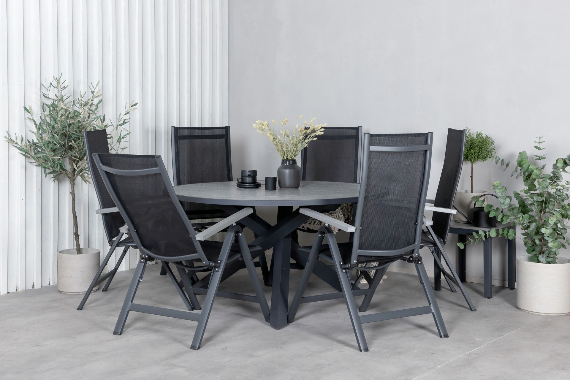 Parma Spisegruppe Rund 140cm+6 Albany Posisjonsstoler - Svart/Grå - Hagemøbler - Hagegruppe - Spisegrupper hage