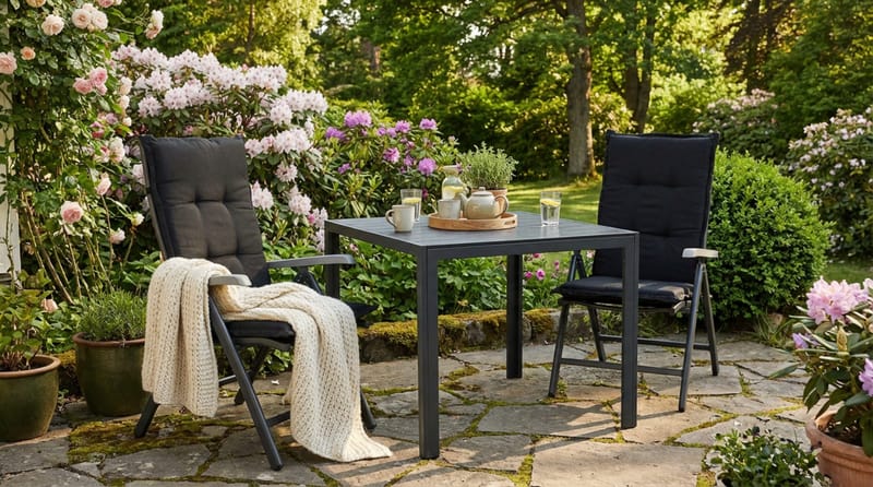 Tunis Spisegruppe 90x90 + 2 Monaco Lyx Posisjonsstol m Pute - Svart/Grå - Hagemøbler - Hagegruppe - Spisegrupper hage