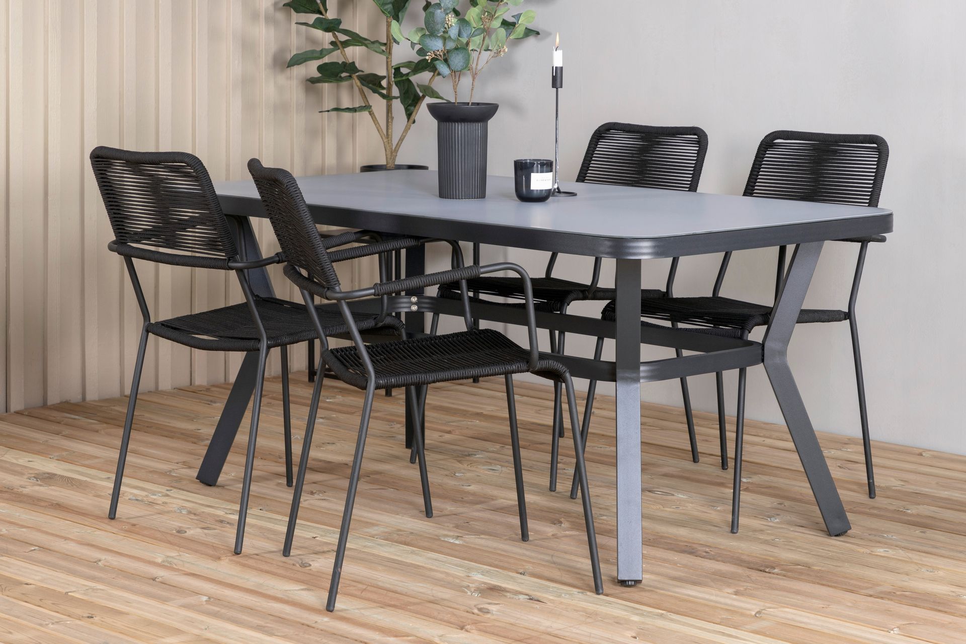Virya Spisegruppe 160cm + 4 Lindos Karmstoler - Svart/Natur - Hagemøbler - Hagegruppe - Spisegrupper hage