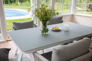 Virya Spisegruppe 160cm + 4 Spisestoler - Svart/Natur - Hagemøbler - Hagegruppe - Spisegrupper hage