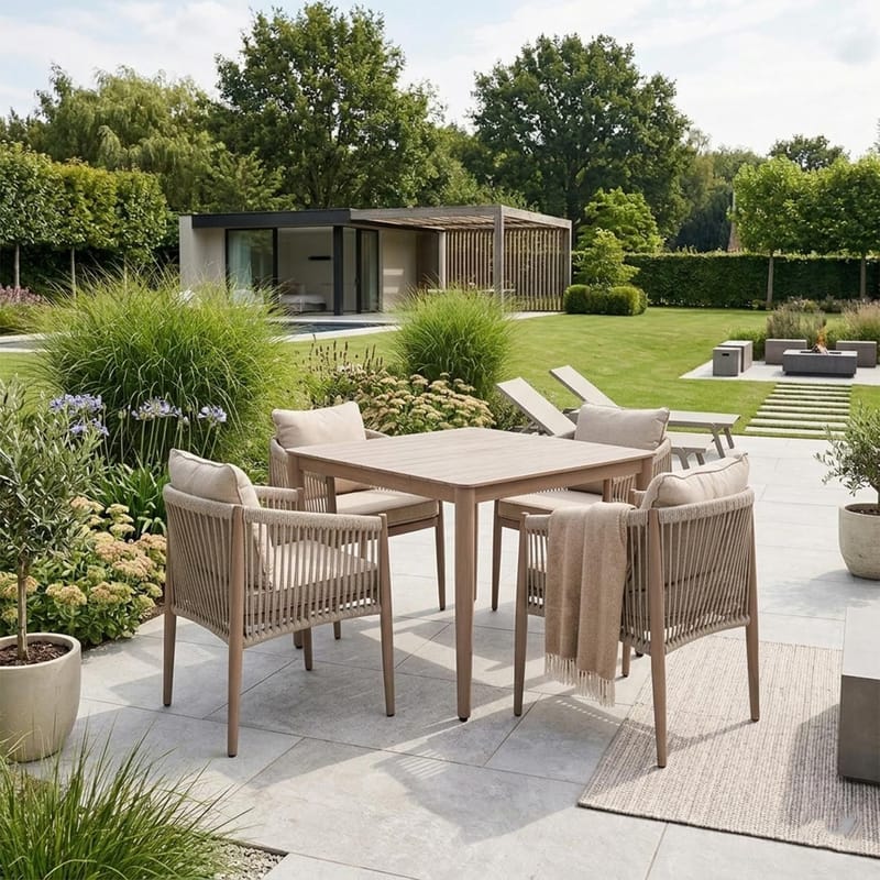 Hagemøbelsett HOME4YOU Medina bord og 4 stoler beige - Beige - Hagemøbler - Hagegruppe - Spisegrupper hage