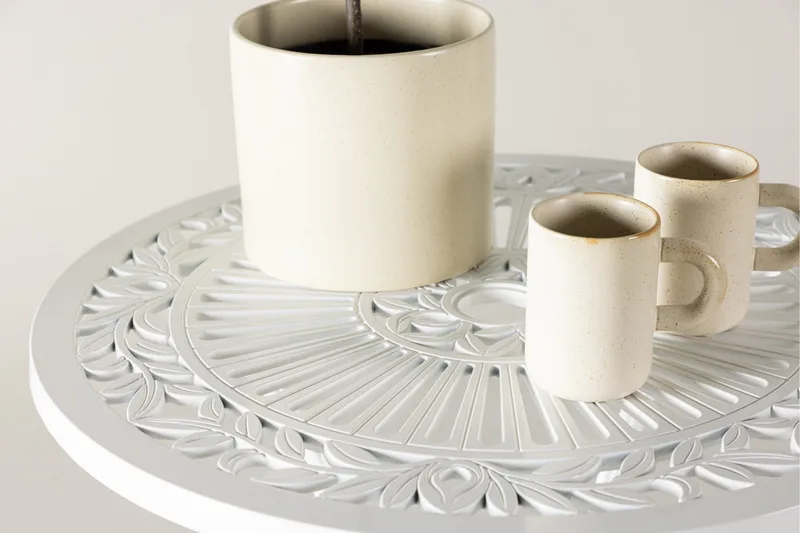 Nandin Spisegruppe + 2 stoler - Hvit - Hagemøbler - Hagegruppe - Cafesett