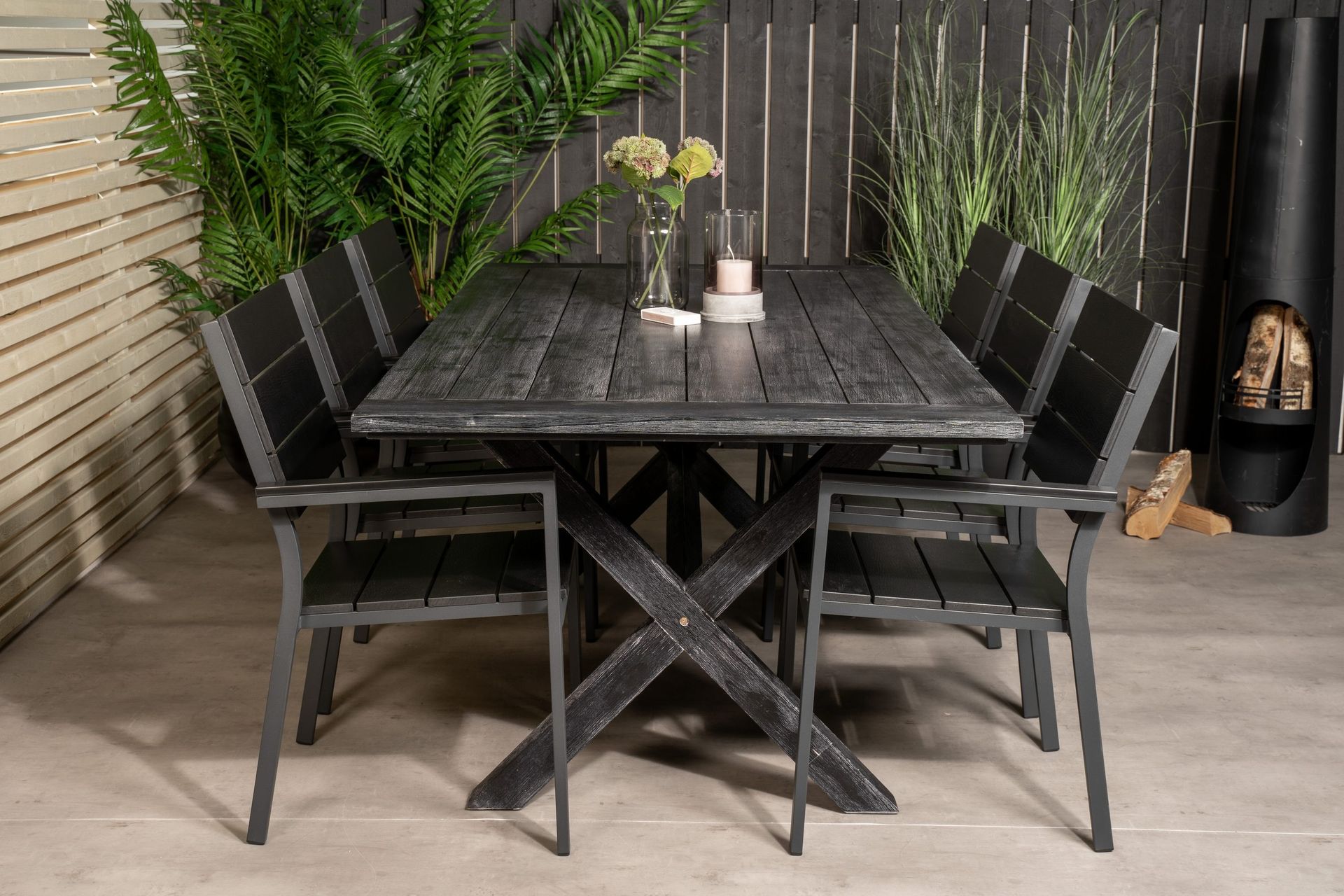 Rives Spisegruppe 200cm + 6 Levels Stablebare Spisestoler - Svart
