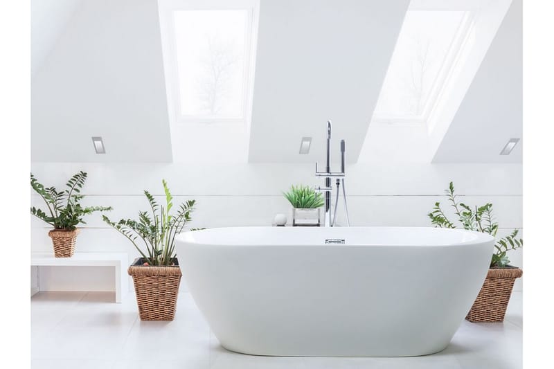 Badekar frittstående 160 cm Hvit NEVIS - Hvit - Hus & oppussing - Kjøkken & bad - Baderom - Badekar