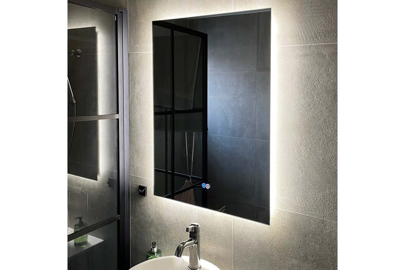 Baderomsspeil 60x80 cm med LED-belysning og anti-dugg - Hus & oppussing - Kjøkken & bad - Baderom - Baderomsmøbler & baderomsinnredning - Baderomsspeil