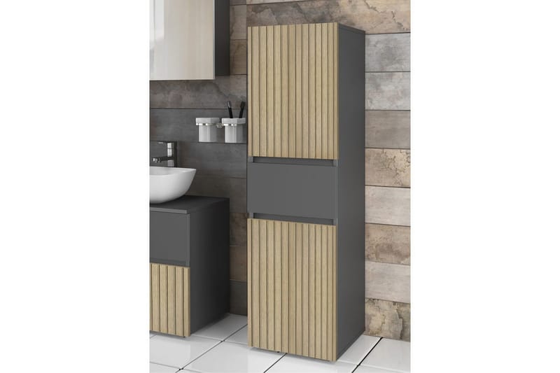 Høyskap til bad Loft24 Baderomsskap Loft24 Wisla 130x35x38 cm Natur - Hus & oppussing - Kjøkken & bad - Baderom - Baderomsmøbler & baderomsinnredning - Baderomsskap
