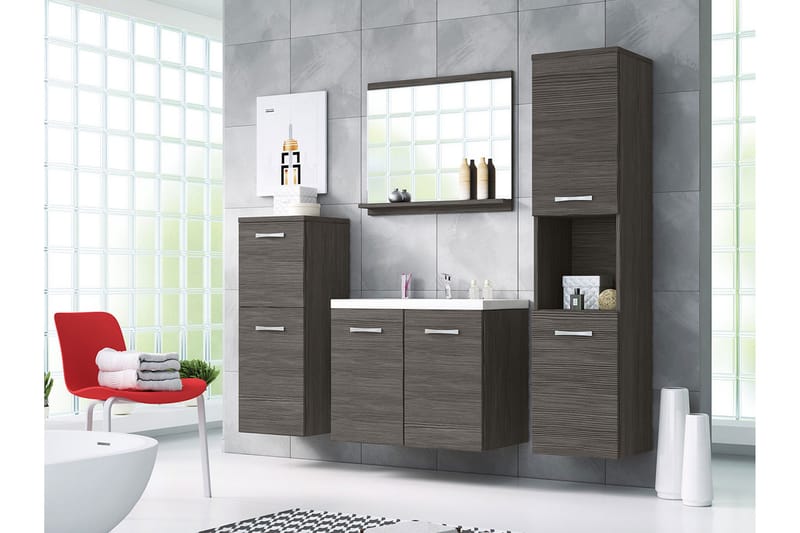 Malo Baderomsett, Svart