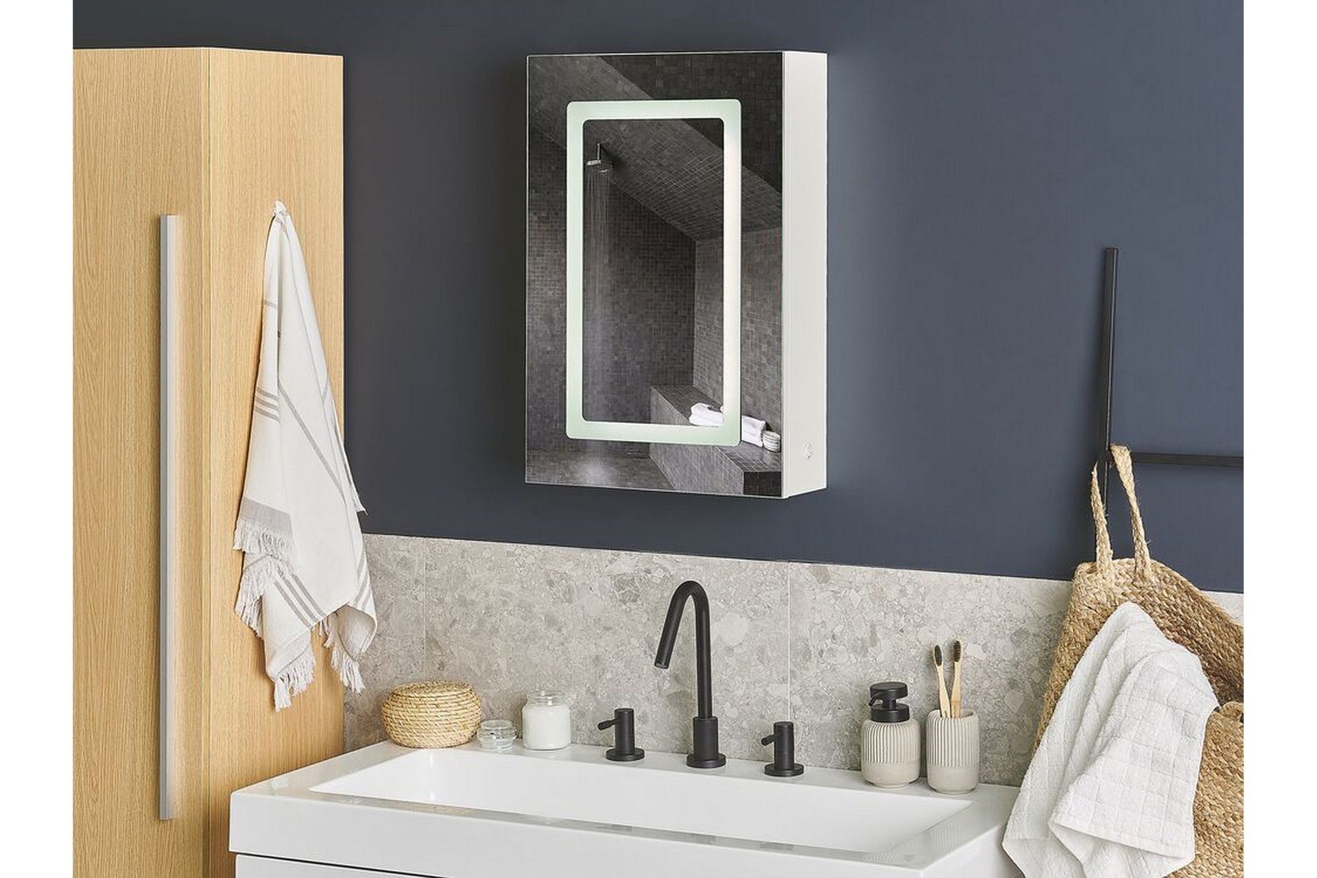 Roconda Skap til Badet 40 cm Speil med LED-belysning - Hvit
