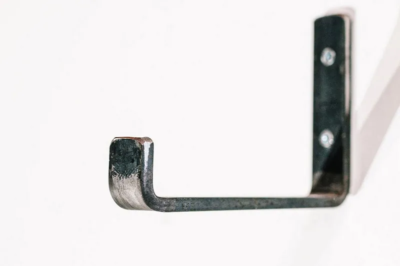 Pipe Hook Svart - Svart - Hus & oppussing - Kjøkken & bad - Baderom - Baderomstilbehør - Toalettrullholder