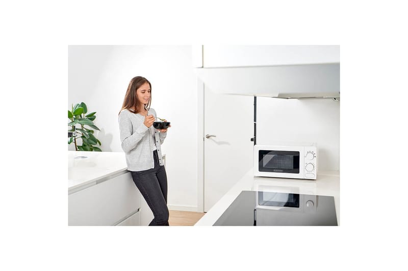 Mikrobølgeovn Black+Decker 700W 20L Hvit - Hvit - Husholdning - Kjøkkenmaskiner - Varme & koke