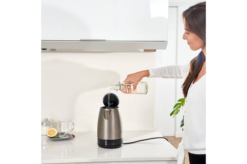 Vannkoker Black+Decker 2200W 1,7L Børstet Rustfritt Stål - Sølv - Husholdning - Matlaging & Baking - Kjøkkenutstyr