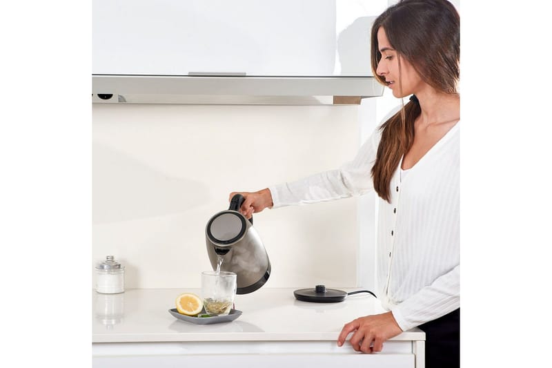 Vannkoker Black+Decker 2200W 1,7L Børstet Rustfritt Stål - Sølv - Husholdning - Matlaging & Baking - Kjøkkenutstyr