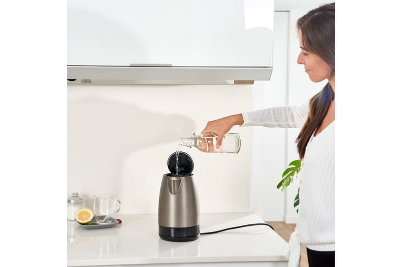 Vannkoker Black+Decker 2200W 1,7L Børstet Rustfritt Stål - Sølv - Husholdning - Matlaging & Baking - Kjøkkenutstyr