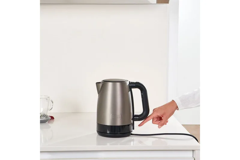 Vannkoker Black+Decker 2200W 1,7L Børstet Rustfritt Stål - Sølv - Husholdning - Matlaging & Baking - Kjøkkenutstyr