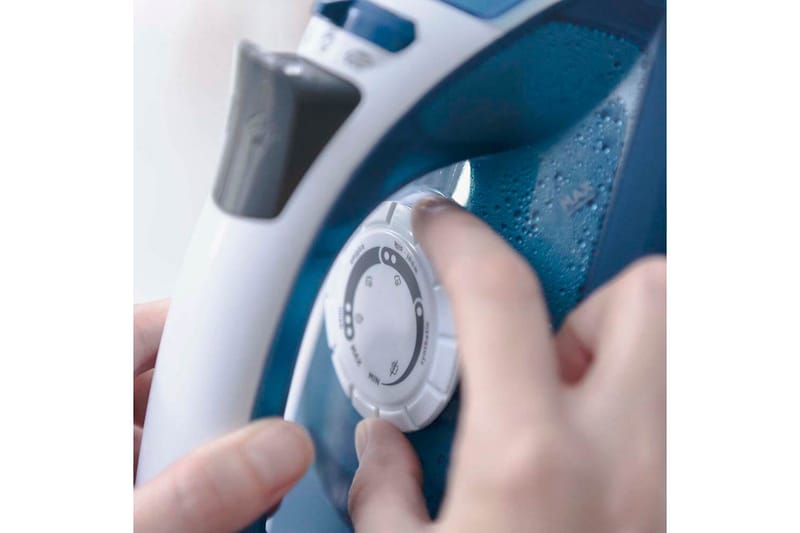 Dampstrykejern Black+Decker 2200W Blå - Blå||Svart - Husholdning - Rengjøring & klespleie - Klespleie