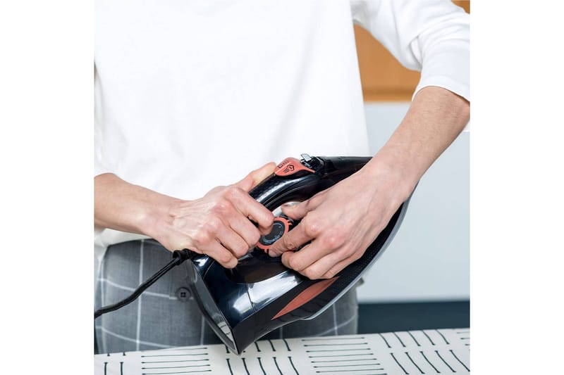 Strykejern Black+Decker Svart 3000W - Svart - Husholdning - Rengjøring & klespleie - Klespleie