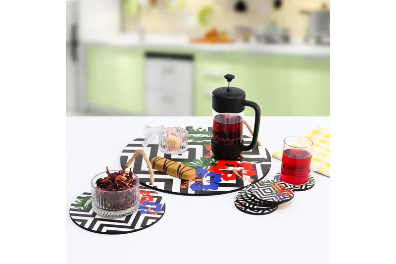 Trebrett og underlegg 8- pk - Flerfarget - Husholdning - Servering & borddekking - Brikker & tallerkener - Serveringsbrett