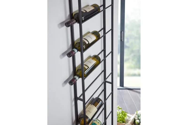 Vinstativ Wohnling veggmontert, plass til 8 flasker, pulverlakkert metall, industriell loftstil Svart - Svart - Husholdning - Servering & borddekking - Karaffel, mugge & kanne - Glassflaske