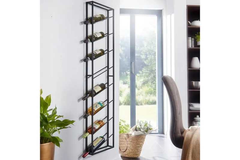 Vinstativ Wohnling veggmontert, plass til 8 flasker, pulverlakkert metall, industriell loftstil Svart - Svart - Husholdning - Servering & borddekking - Karaffel, mugge & kanne - Glassflaske