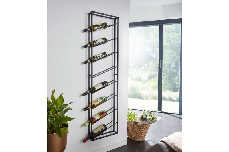 Vinstativ Wohnling veggmontert, plass til 8 flasker, pulverlakkert metall, industriell loftstil Svart - Svart - Husholdning - Servering & borddekking - Karaffel, mugge & kanne - Glassflaske