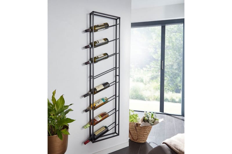 Vinstativ Wohnling veggmontert, plass til 8 flasker, pulverlakkert metall, industriell loftstil Svart - Svart - Husholdning - Servering & borddekking - Karaffel, mugge & kanne - Glassflaske