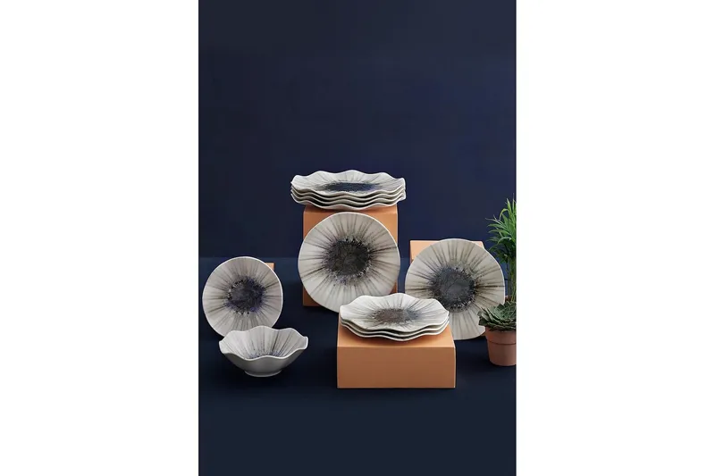 Subatan Tallerkensett 24 Deler - Porselen/Flerfarget - Husholdning - Servering & borddekking - Porselen