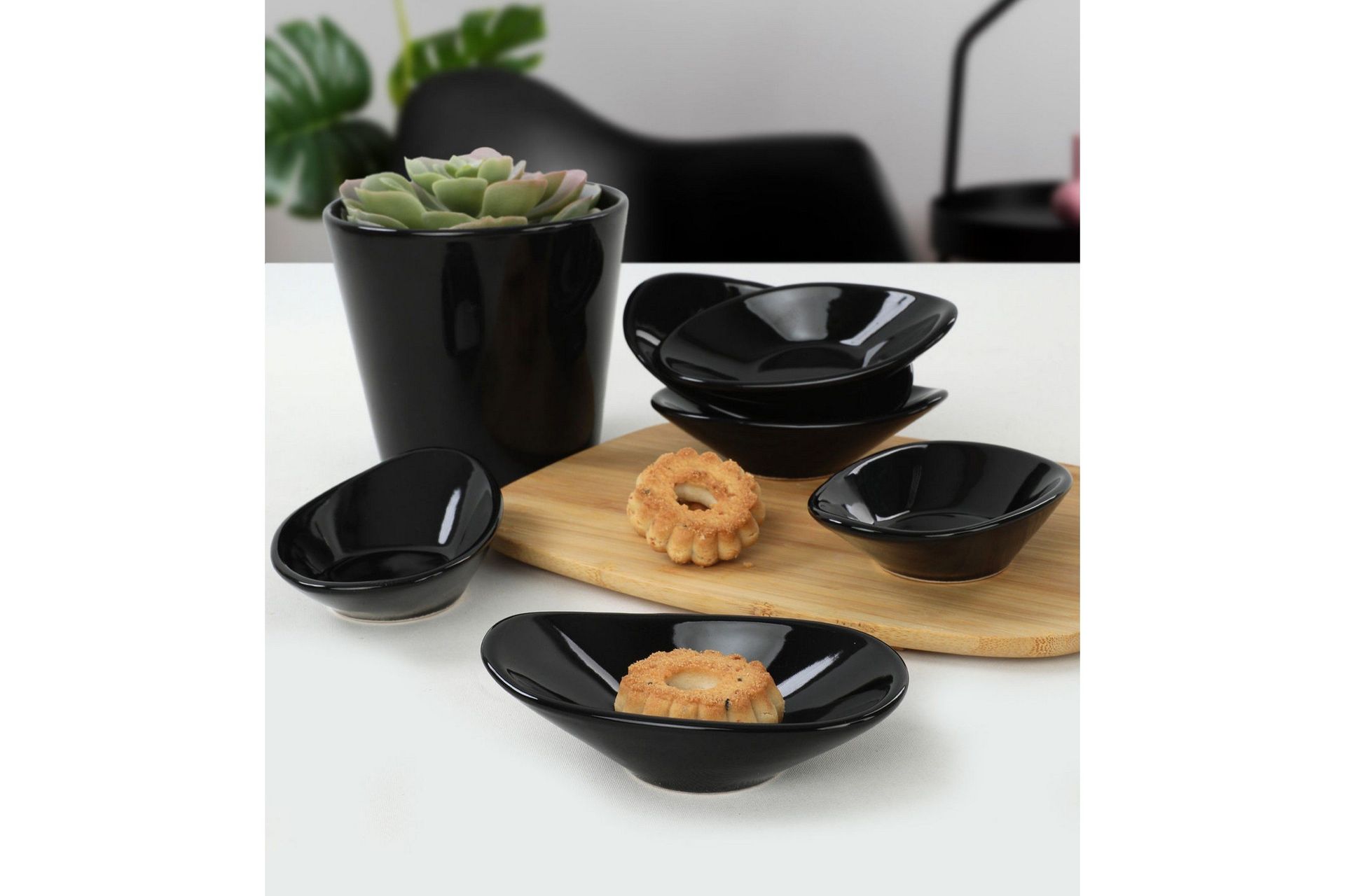 Katyayani Dyp Tallerken 12 cm - Svart