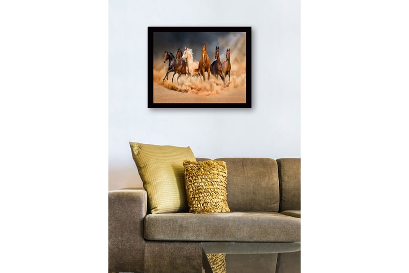 Innrammet lerret i tre - 41x56 cm - Fem hester som beveger seg gjennom en sandstorm - Brun / Beige / Svart - Innredning - Bilder & kunst