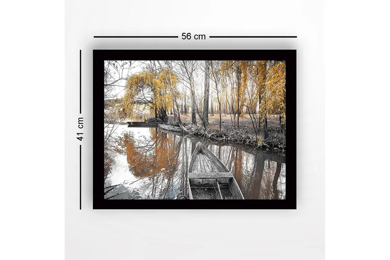 Innrammet lerret i tre - 41x56 cm - Høstlandskap med båt på en speilblank innsjø - Gull / Grå / Svart - Innredning - Bilder & kunst