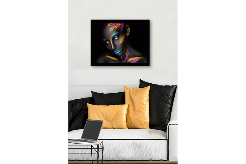 Innrammet lerret i tre - 41x56 cm - Kunstverk av en kvinne med fargerik ansiktsmaling - Svart / Blå / Gull - Innredning - Bilder & kunst