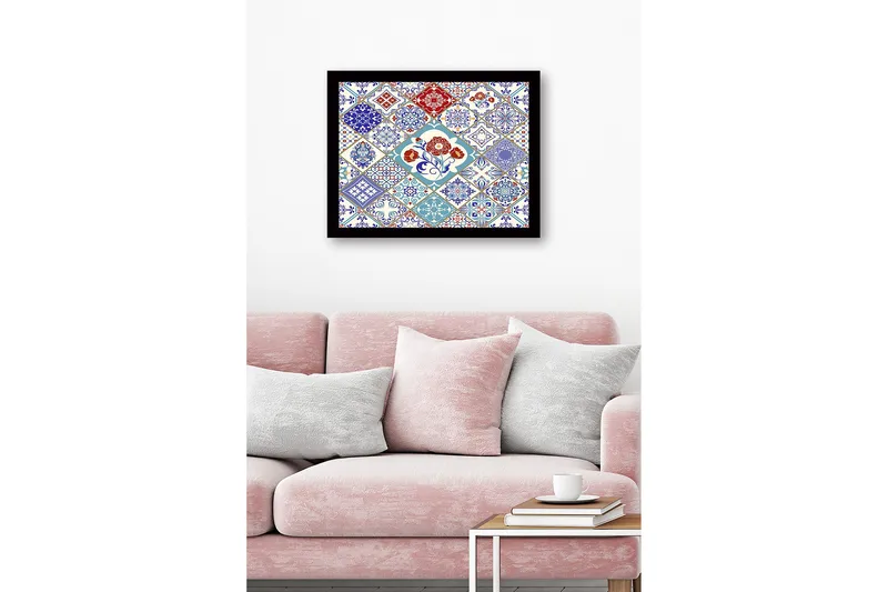 Innrammet lerret i tre - 41x56 cm - Mønstret flisekomposisjon med blomstermotiver og geometriske former - Blå / Rød / Hvit - Innredning - Bilder & kunst