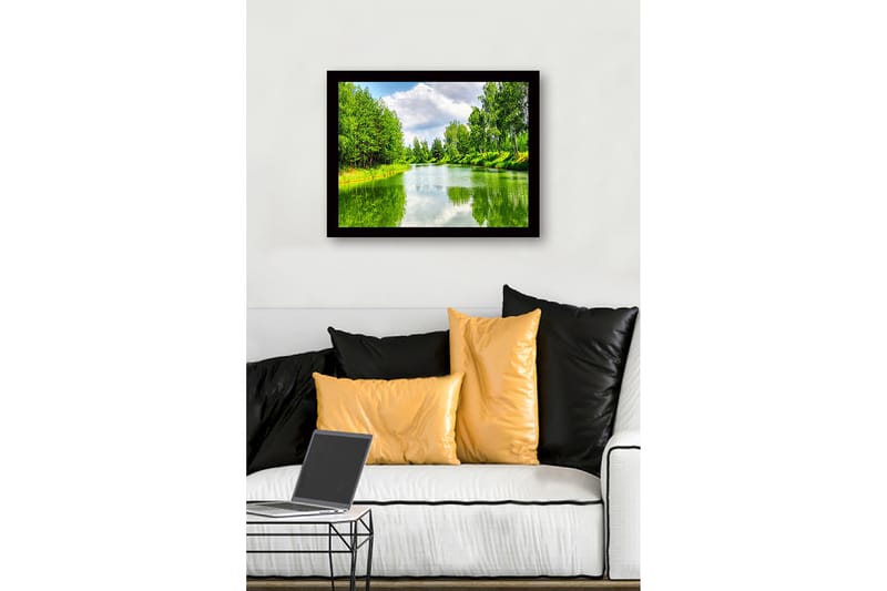 Innrammet lerret i tre - 41x56 cm - Speillignende vannflater omgitt av frodig grøntområde - Grønn / Blå / Hvit - Innredning - Bilder & kunst